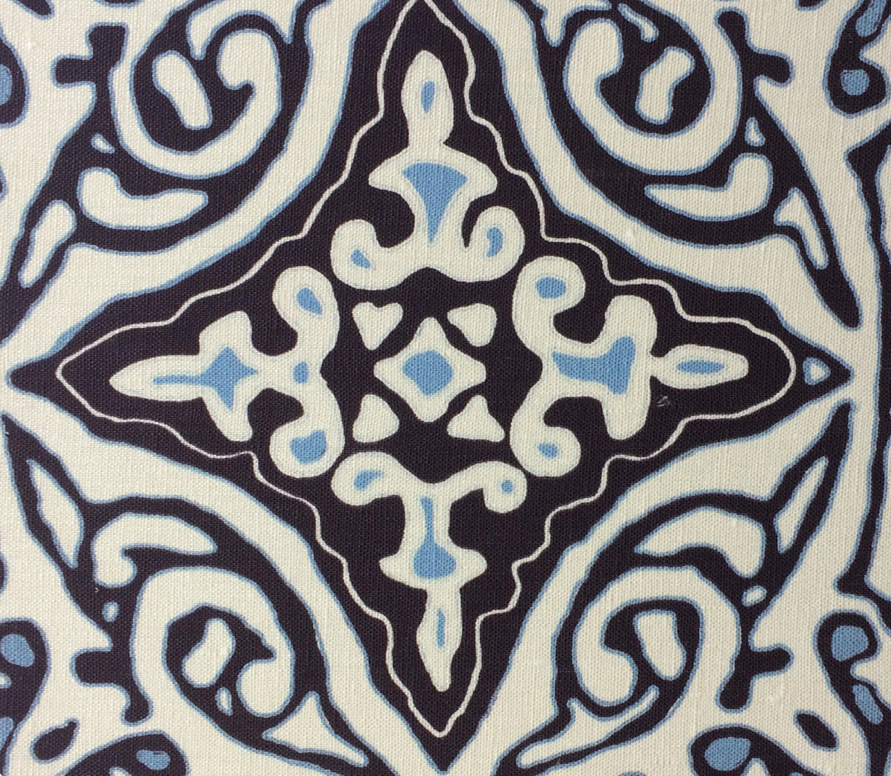 Betsy | Medium Diamond Batik